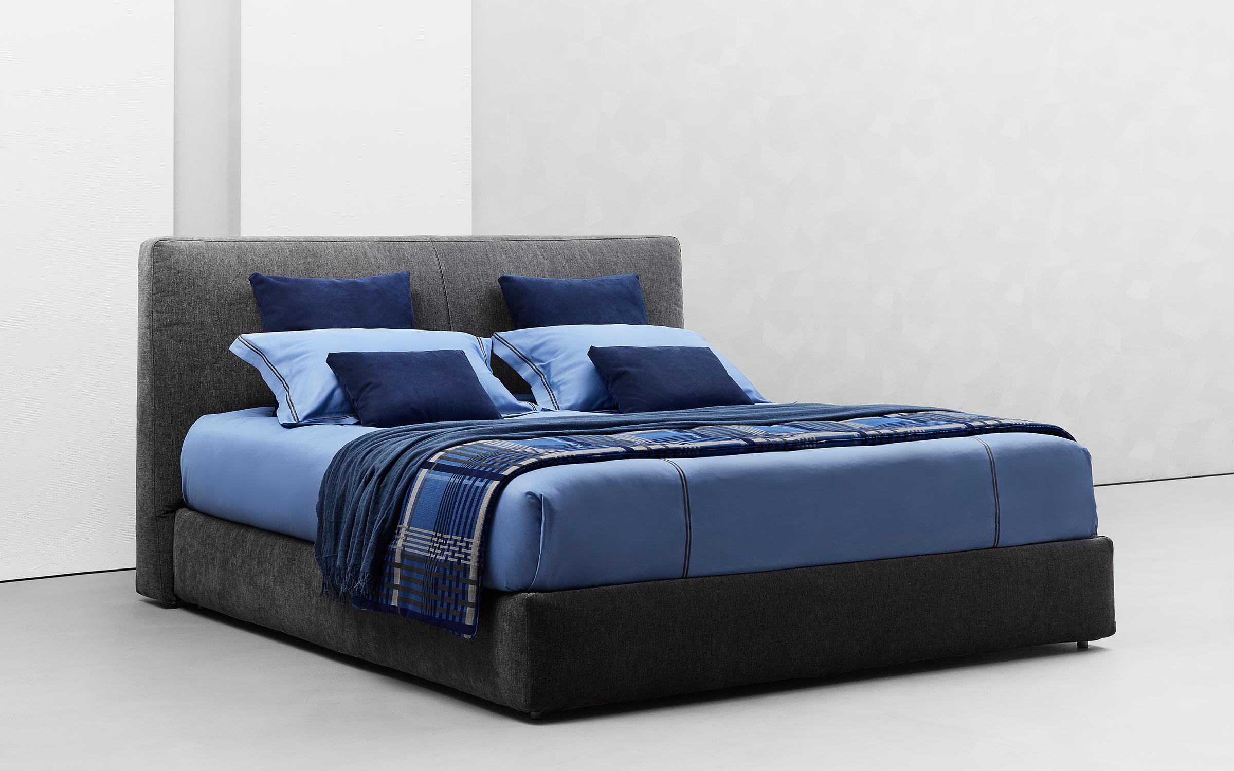 Products 2020 > Beds